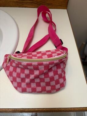 Pink Checkered Waist Bag - Stylish Crossbody Fanny Pack